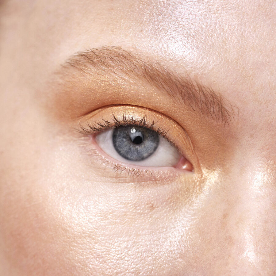 How To Glow With Gold Makeup